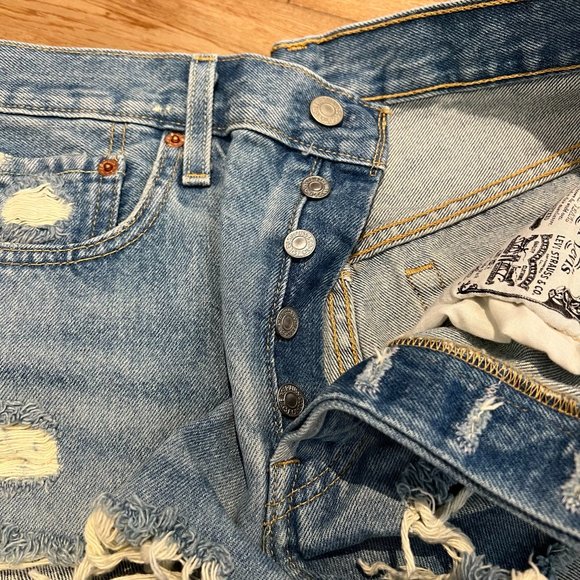 New Levi's 501 High Rise Short in Faultline Distressed Size 28 - Picture 7 of 15